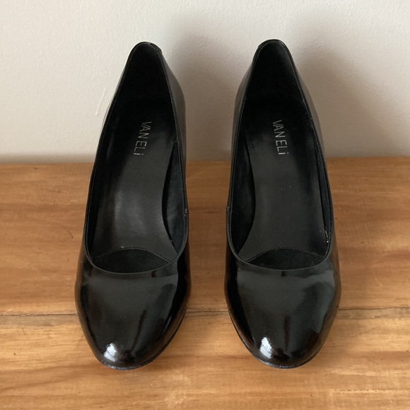 Black patent leather pump sz 9 EUC - Picture 3 of 12
